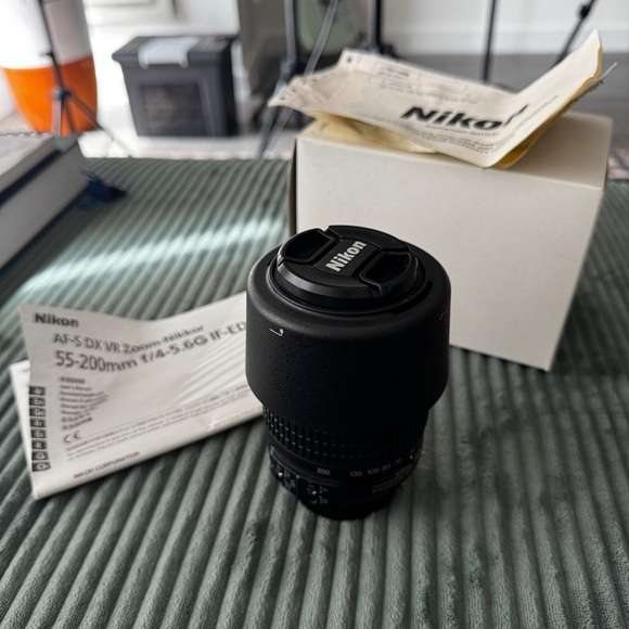 NIKON AF-S DX VR ZOOM-NIKKOR 55-200mm F/4-5.6G IF-ED - Picture 1 of 7